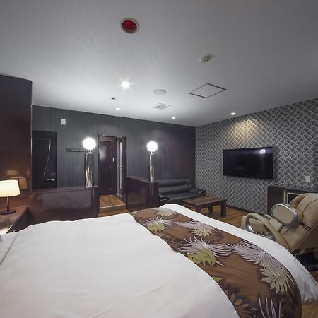 Hotel Noah Resort Sakuranomiya (Adults Only) Осака Екстер'єр фото